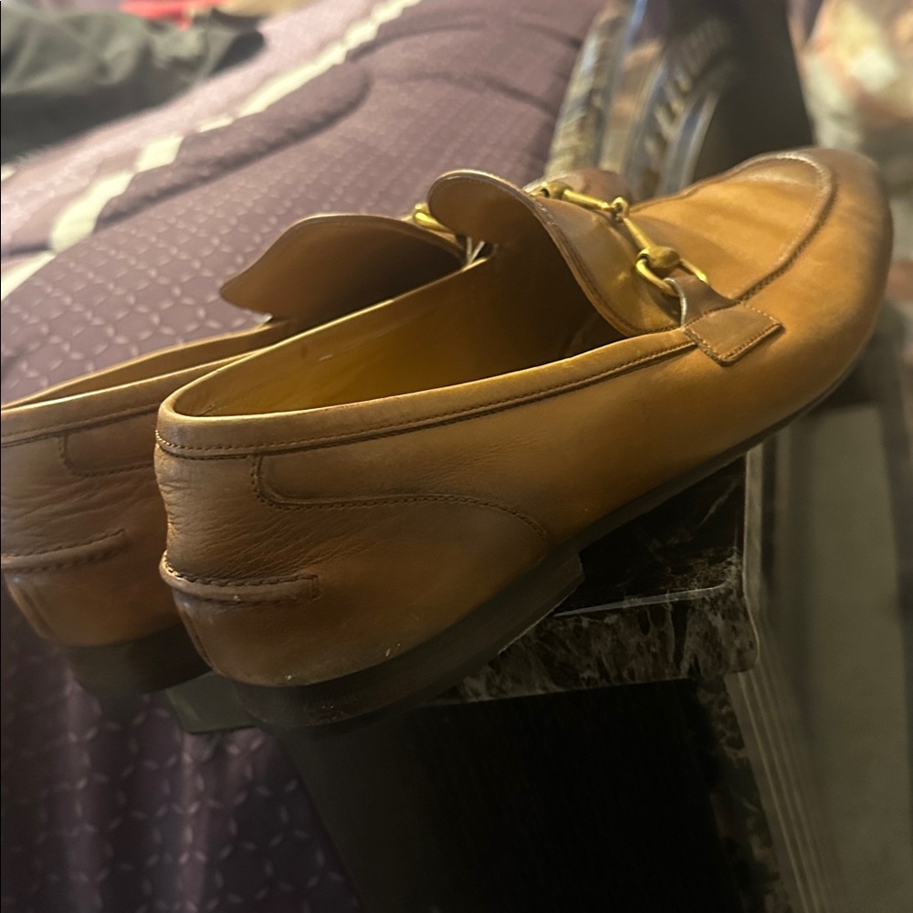 Gucci Men's Jordan’s Leather Loafers with Gold Detail - Picture 9 of 9